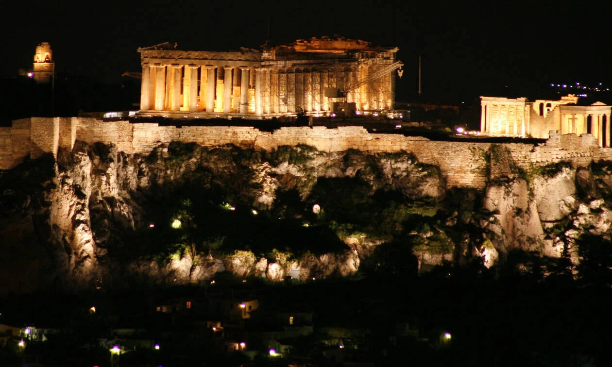 Χτίζουν 10ώροφα κτίρια εξαφανίζοντας τη θέα της Ακρόπόλης